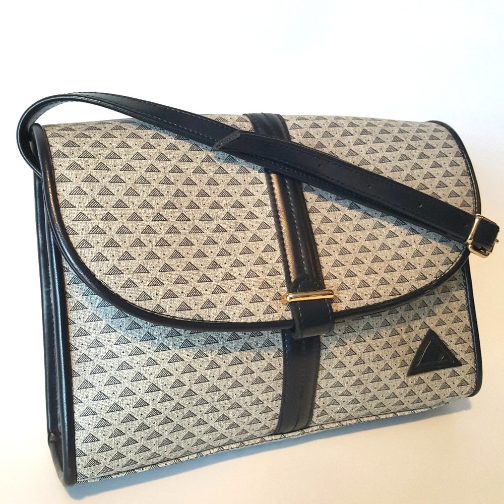 🎀SOLD🎀 Vtg. 80s LIZ CLAIBORNE LOGO Crossbody Bag - Picture 5 of 8